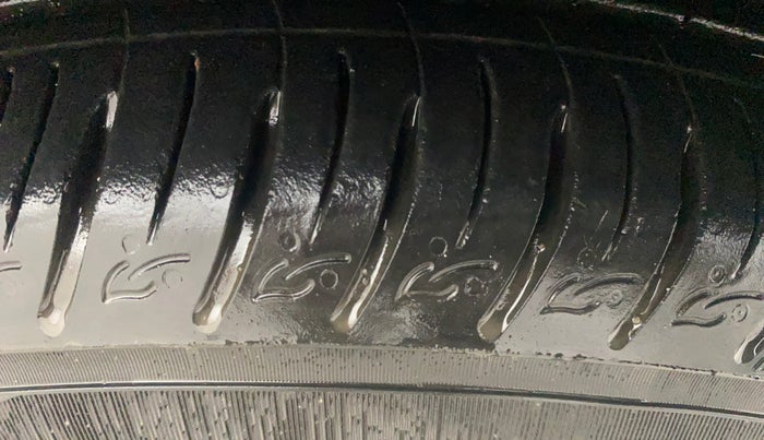 2022 KIA SONET HTX 1.5, Diesel, Manual, 14,039 km, Right Front Tyre Tread