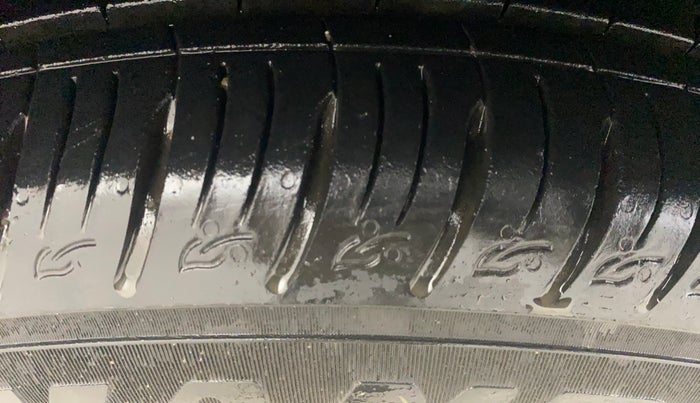 2022 KIA SONET HTX 1.5, Diesel, Manual, 14,039 km, Right Rear Tyre Tread