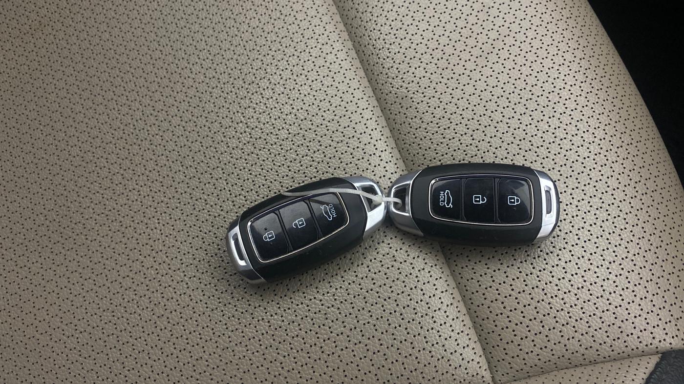 2019 Hyundai Verna 1.6 CRDI SX (O) AT, Diesel, Automatic, 96,750 km, Key Close Up