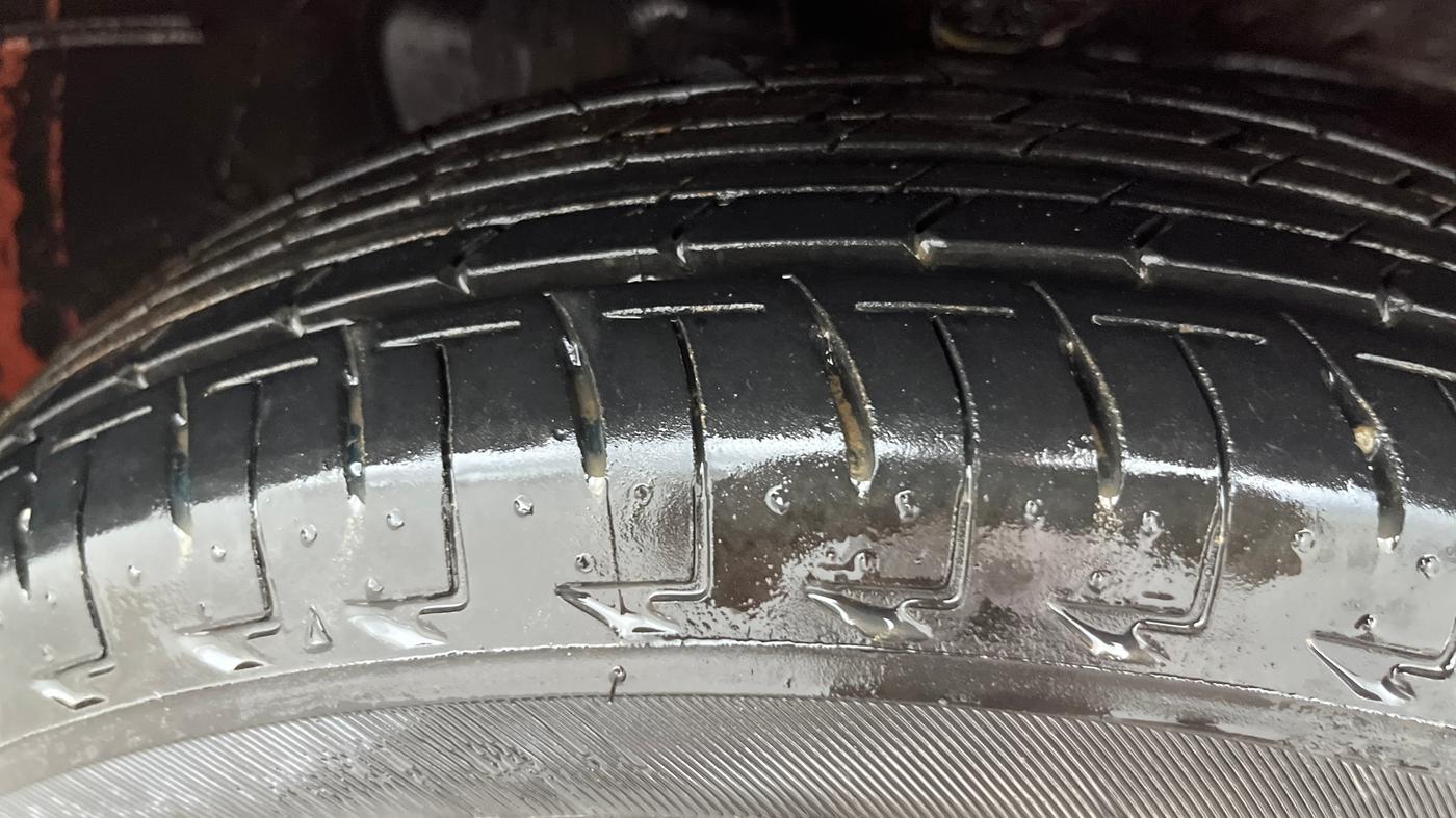 2013 Maruti Wagon R 1.0 VXI, Petrol, Manual, 63,030 km, Right Front Tyre Tread