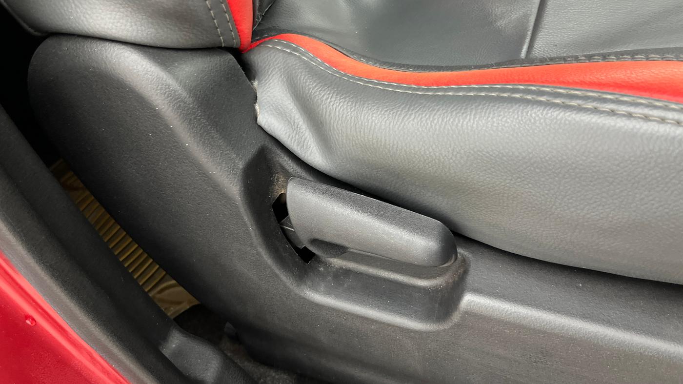 2013 Maruti Wagon R 1.0 VXI, Petrol, Manual, 63,030 km, Driver Side Adjustment Panel