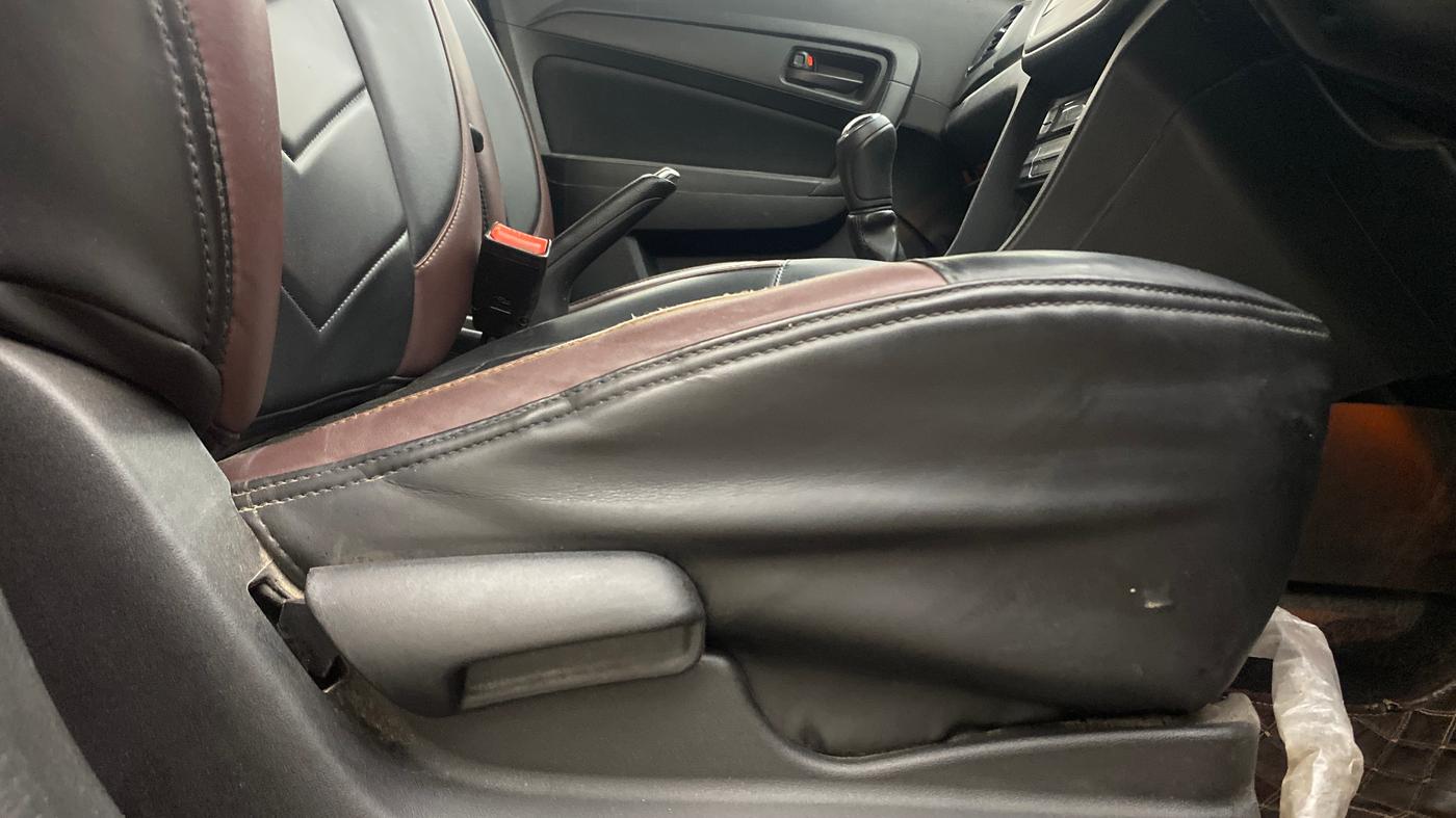 2022 Maruti Vitara Brezza VXI, Petrol, Manual, 75,618 km, Driver Side Adjustment Panel