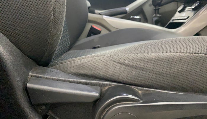 2019 Tata NEXON XZ PLUS DIESEL, Diesel, Manual, 1,10,186 km, Driver Side Adjustment Panel