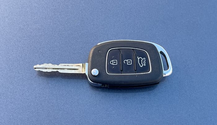 2019 Hyundai VENUE S 1.0 TURBO DCT, Petrol, Automatic, 64,135 km, Key Close Up
