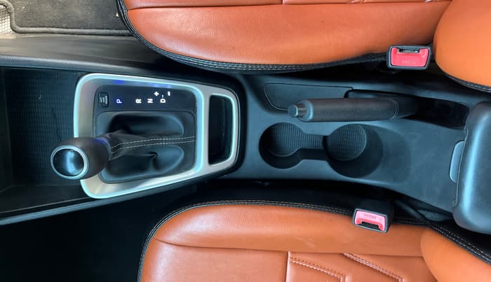 2019 Hyundai VENUE S 1.0 TURBO DCT, Petrol, Automatic, 64,135 km, Gear Lever