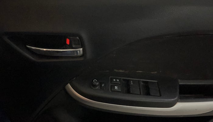 2016 Maruti Baleno DELTA PETROL 1.2, Petrol, Manual, 32,115 km, Driver Side Door Panels Control