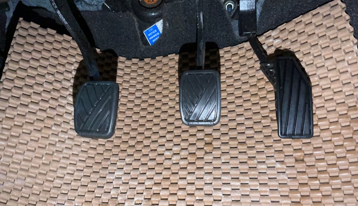 2016 Maruti Baleno DELTA PETROL 1.2, Petrol, Manual, 32,115 km, Pedals