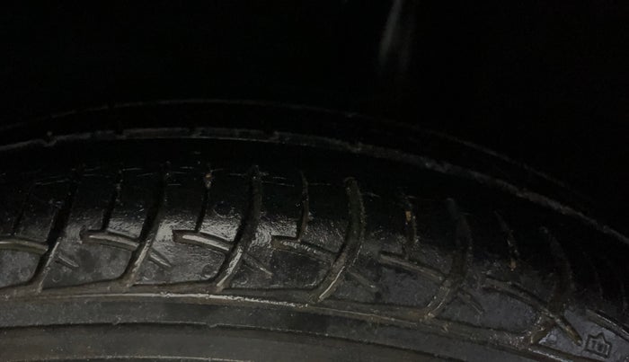 2016 Maruti Baleno DELTA PETROL 1.2, Petrol, Manual, 32,115 km, Left Rear Tyre Tread