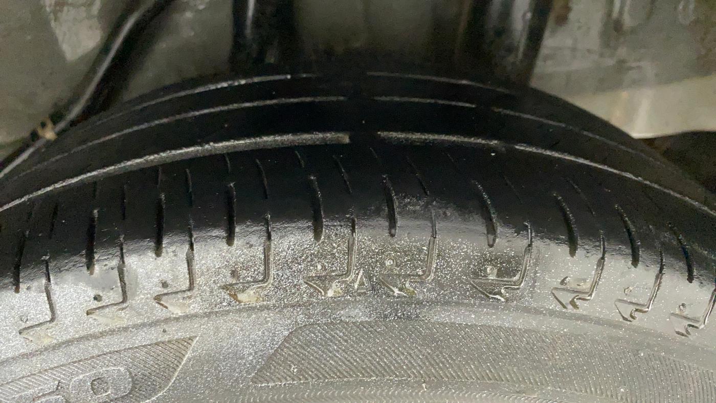2018 Honda Brio S(O) MT, Petrol, Manual, 80,001 km, Left Rear Tyre Tread