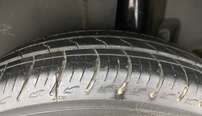 2018 Maruti Ertiga VDI SHVS, Diesel, Manual, 91,112 km, Left Rear Tyre Tread