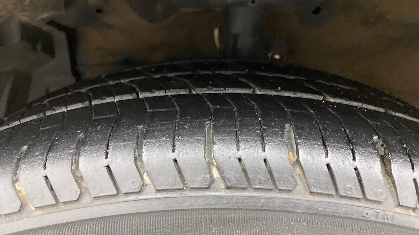 2018 Maruti Ertiga VDI SHVS, Diesel, Manual, 91,112 km, Left Front Tyre Tread