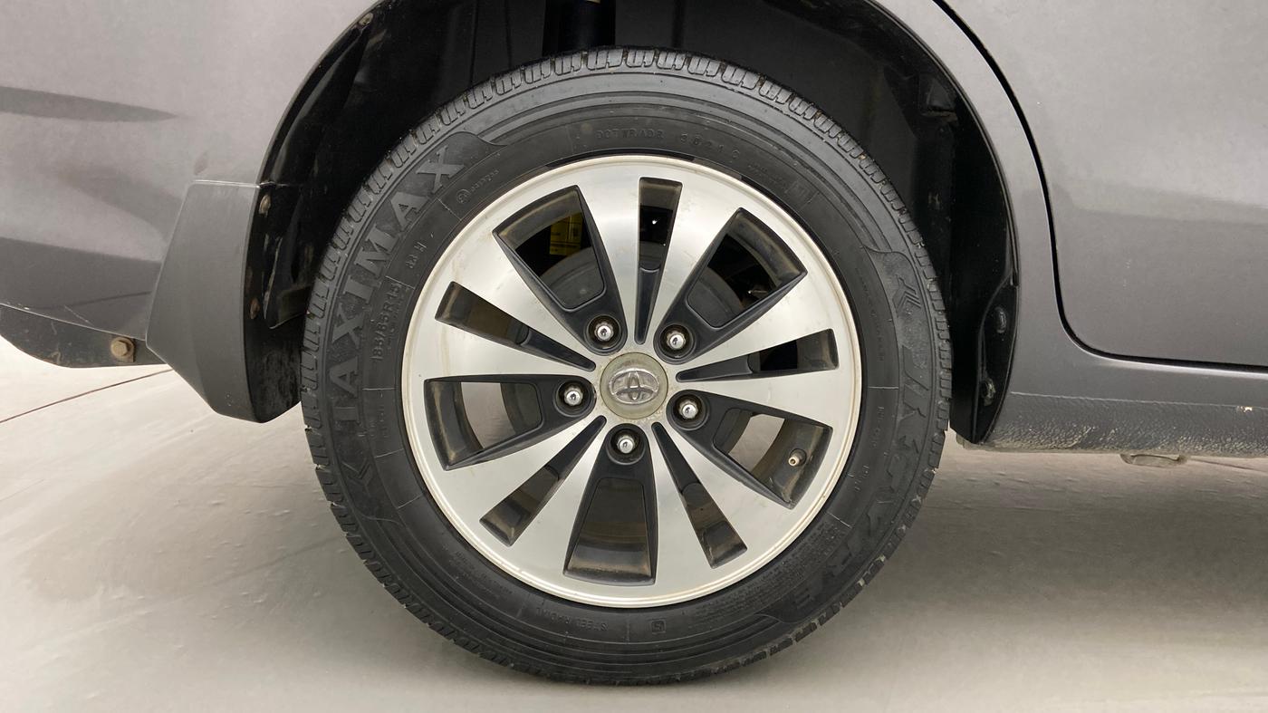 2018 Maruti Ertiga VDI SHVS, Diesel, Manual, 91,112 km, Right Rear Wheel