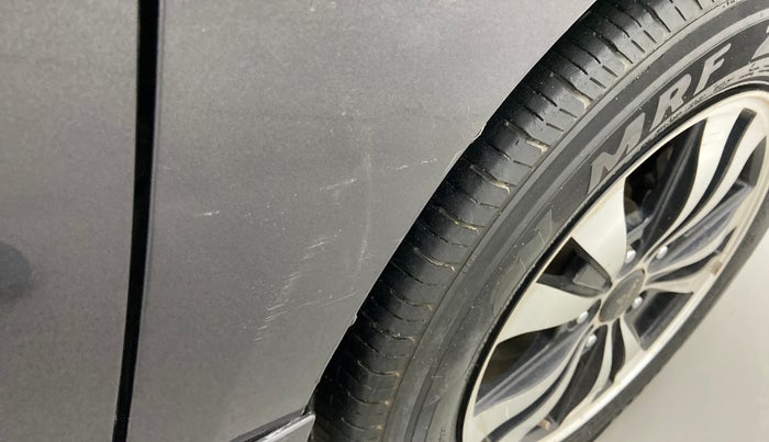 2018 Maruti Ertiga VDI SHVS, Diesel, Manual, 91,112 km, Right fender - Minor scratches