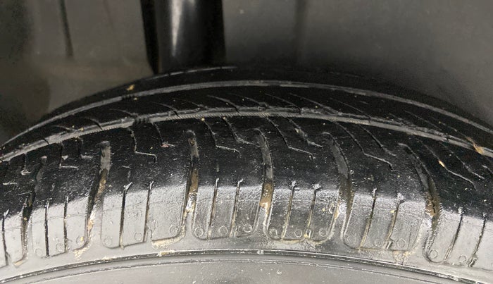 2018 Maruti Ertiga VDI SHVS, Diesel, Manual, 91,112 km, Right Rear Tyre Tread