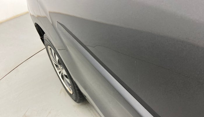 2018 Maruti Ertiga VDI SHVS, Diesel, Manual, 91,112 km, Right rear door - Slightly dented