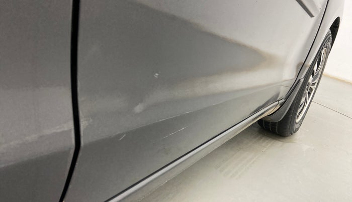2018 Maruti Ertiga VDI SHVS, Diesel, Manual, 91,112 km, Driver-side door - Slightly dented