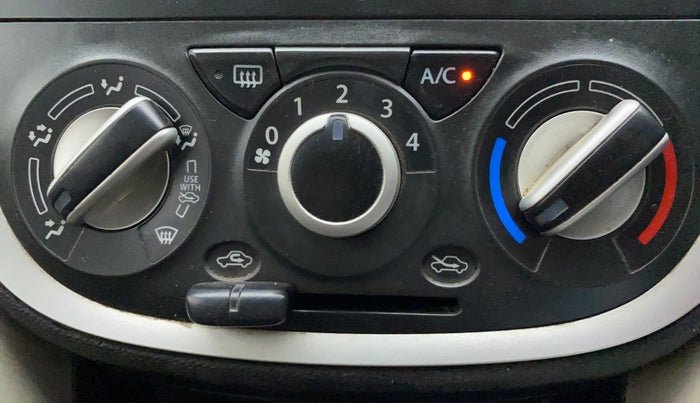 2017 Maruti Celerio ZXI AMT, CNG, Automatic, 97,403 km, AC Unit - Directional switch has minor damage