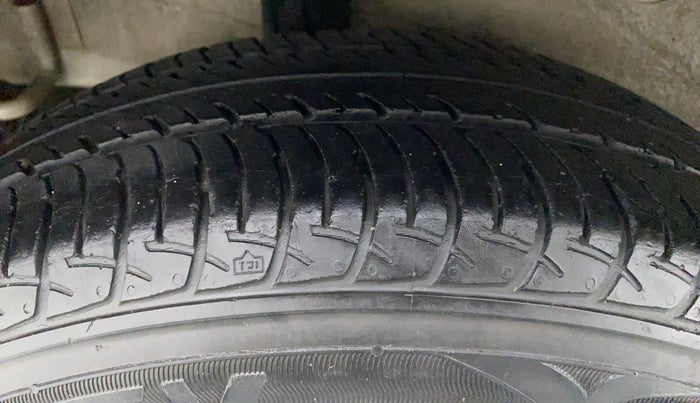 2017 Maruti Celerio ZXI AMT, CNG, Automatic, 97,403 km, Right Rear Tyre Tread
