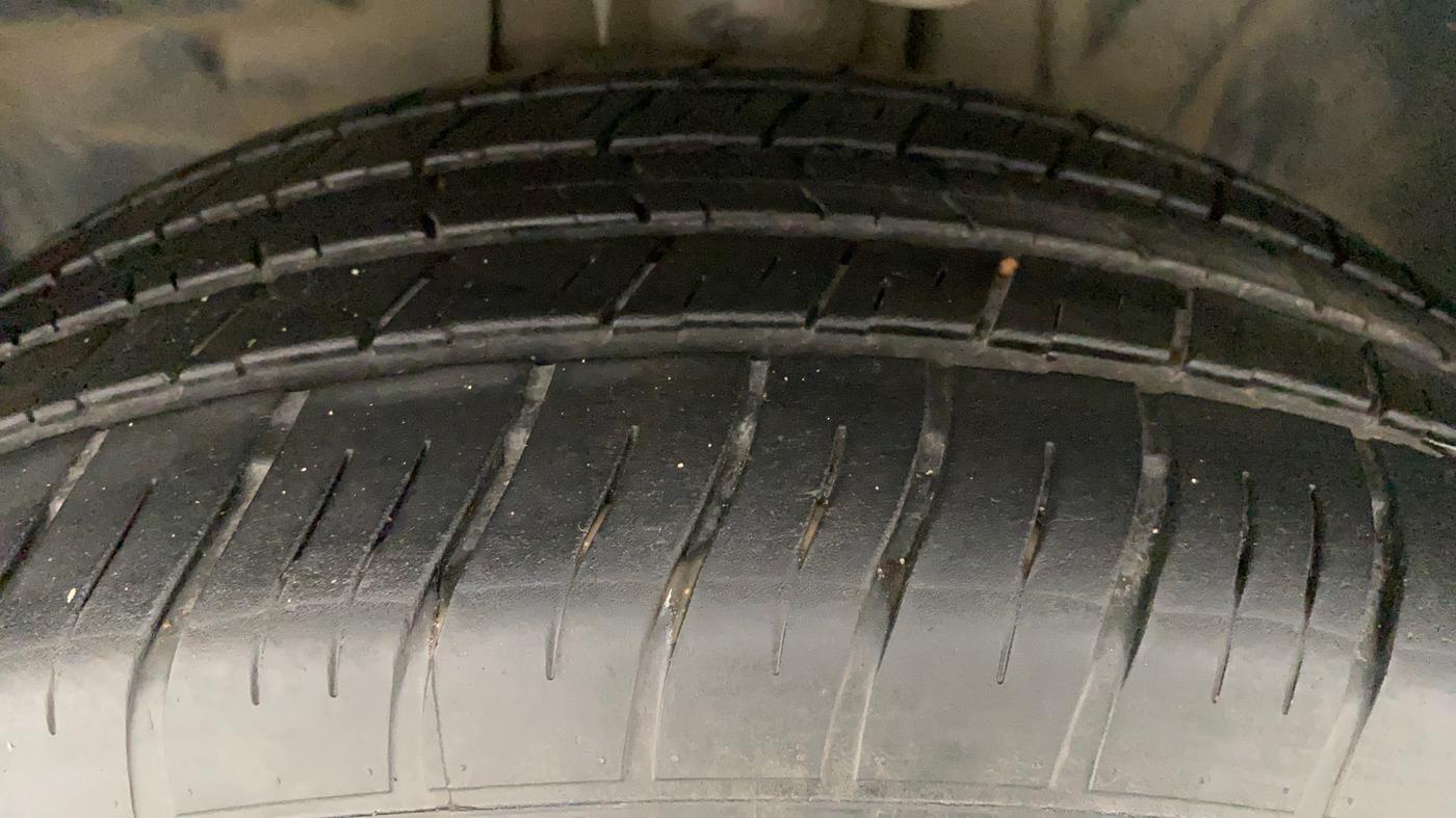 2020 Jeep Compass LIMITED PLUS 2.0 DIESEL 4X4 AT, Diesel, Automatic, 65,387 km, Left Front Tyre Tread