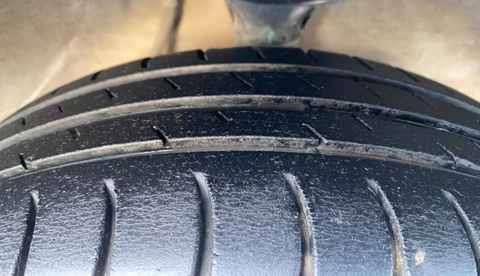 2017 Maruti Alto K10 VXI (O) AMT, Petrol, Automatic, 51,141 km, Right Front Tyre Tread