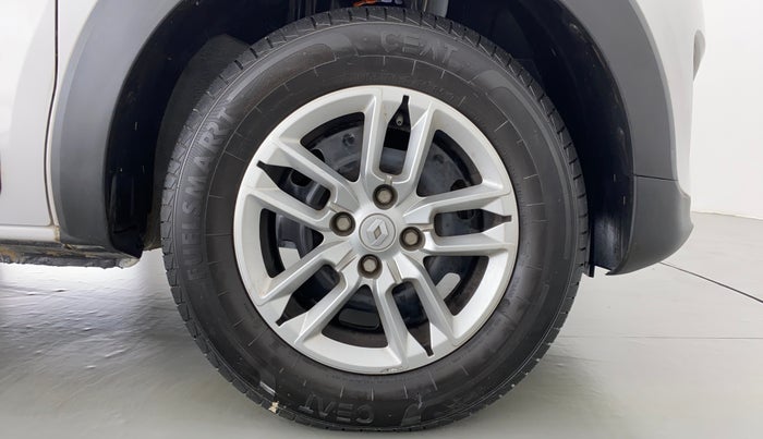 2021 Renault TRIBER 1.0 RXT, Petrol, Manual, 8,131 km, Right Front Wheel