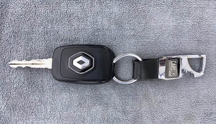 2021 Renault TRIBER 1.0 RXT, Petrol, Manual, 8,131 km, Key Close Up