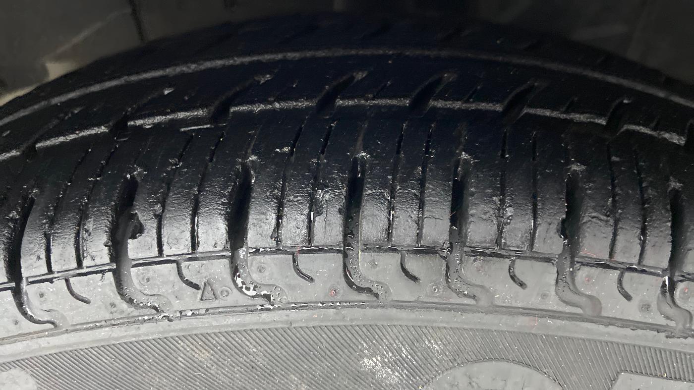 2017 Datsun Redi Go T (O), Petrol, Manual, 11,082 km, Left Front Tyre Tread