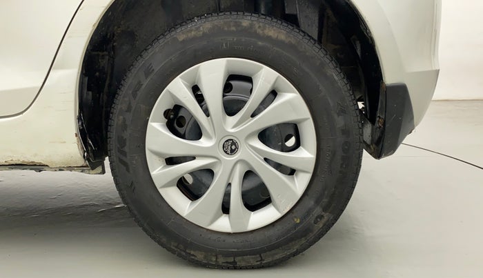 2017 Maruti Swift VXI, CNG, Manual, 98,929 km, Left Rear Wheel