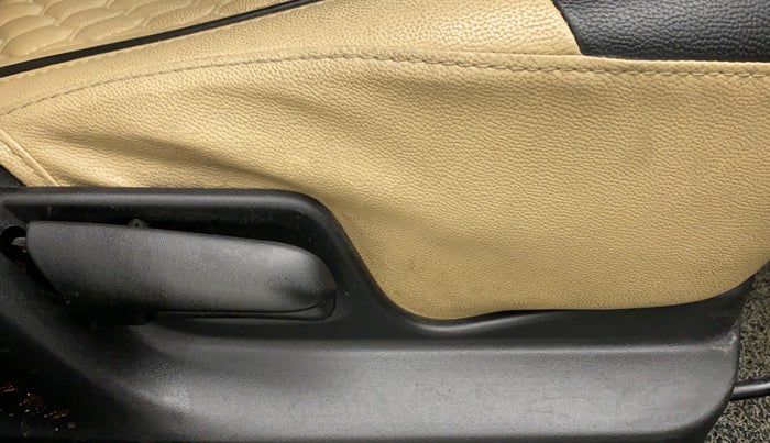 2017 Maruti Swift VXI, CNG, Manual, 98,929 km, Driver Side Adjustment Panel