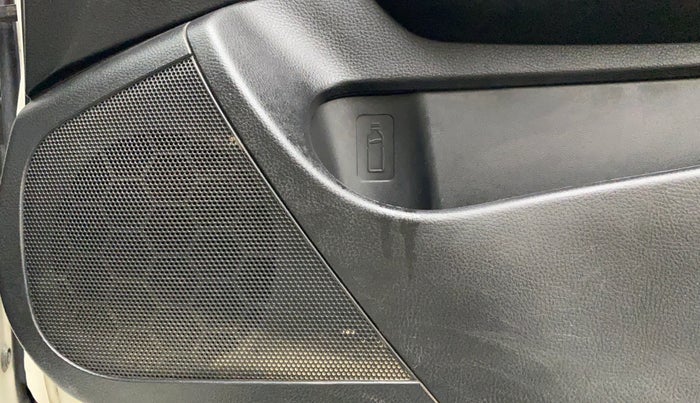 2017 Maruti Swift VXI, CNG, Manual, 98,929 km, Speaker