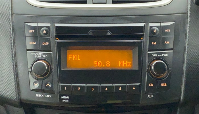 2017 Maruti Swift VXI, CNG, Manual, 98,929 km, Infotainment System