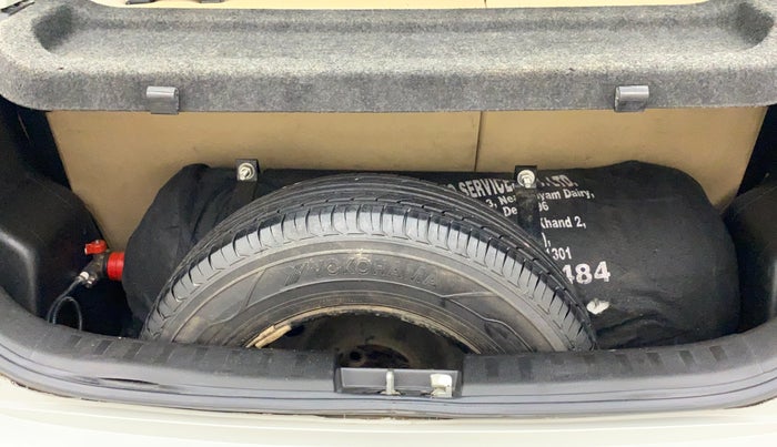 2017 Maruti Swift VXI, CNG, Manual, 98,929 km, Boot Inside