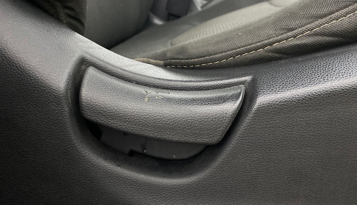 2017 Hyundai Creta E PLUS 1.6 PETROL, Petrol, Manual, 62,300 km, Driver Side Adjustment Panel