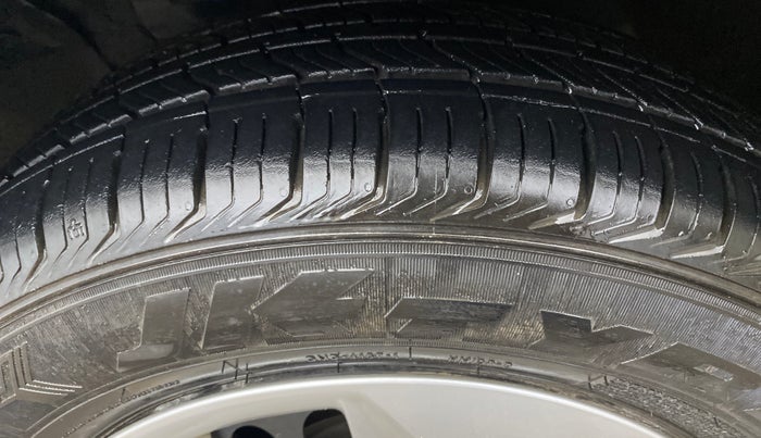 2017 Hyundai Creta E PLUS 1.6 PETROL, Petrol, Manual, 62,300 km, Left Front Tyre Tread