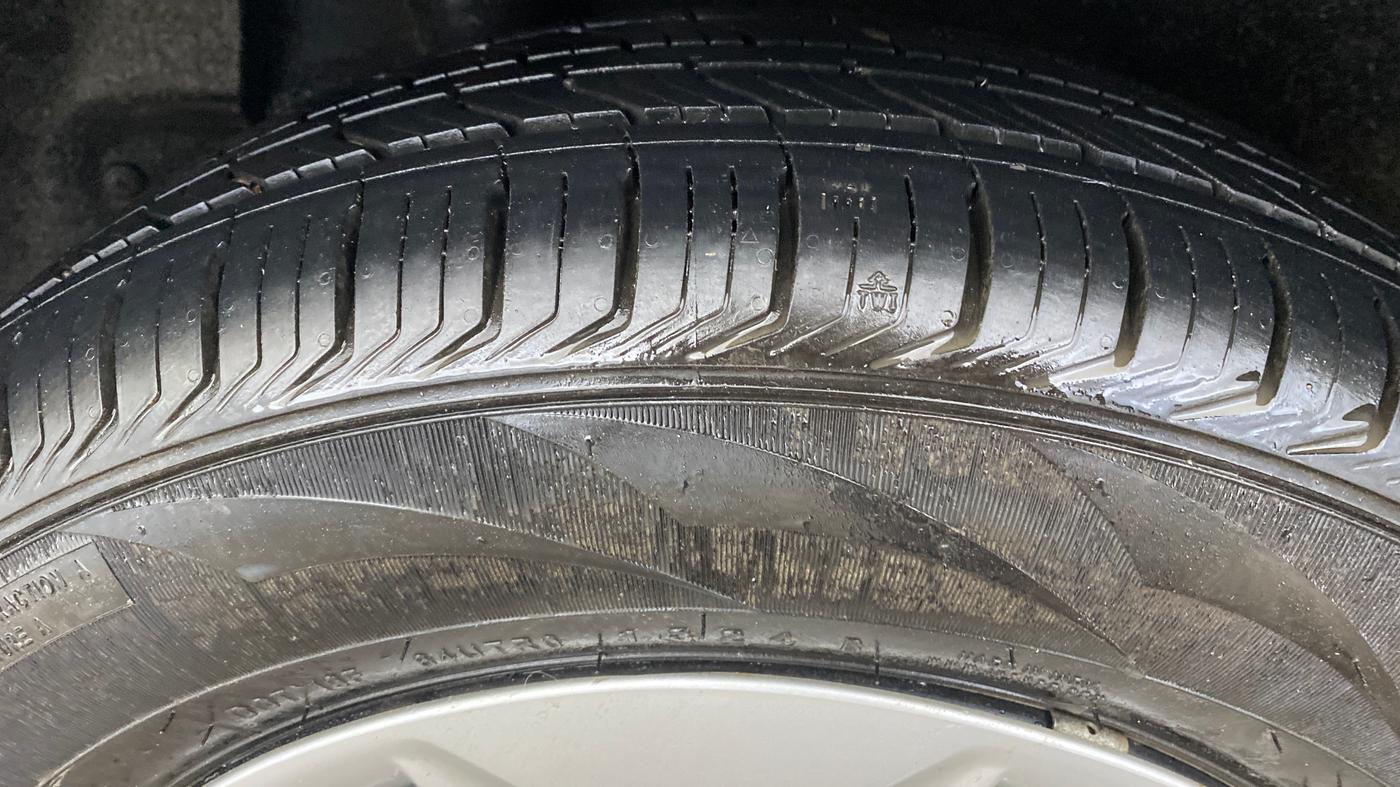 2017 Hyundai Creta E PLUS 1.6 PETROL, Petrol, Manual, 62,300 km, Right Rear Tyre Tread