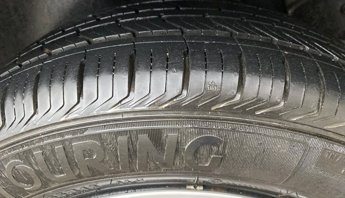 2017 Hyundai Creta E PLUS 1.6 PETROL, Petrol, Manual, 62,300 km, Left Rear Tyre Tread