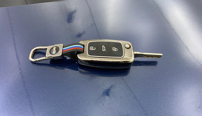 2016 Volkswagen Ameo HIGHLINE1.2L, Petrol, Manual, 78,230 km, Key Close Up