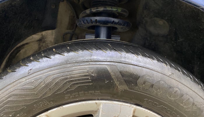 2016 Volkswagen Ameo HIGHLINE1.2L, Petrol, Manual, 78,230 km, Right Front Tyre Tread