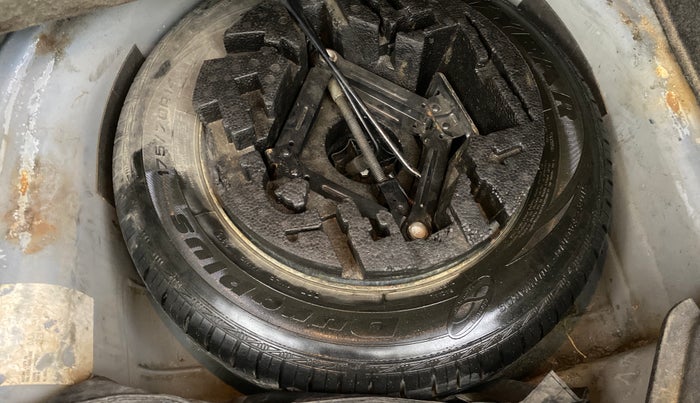 2016 Volkswagen Ameo HIGHLINE1.2L, Petrol, Manual, 78,230 km, Spare Tyre