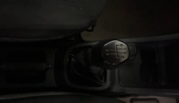 2016 Renault Kwid RXT 0.8, Petrol, Manual, 46,285 km, Gear Lever