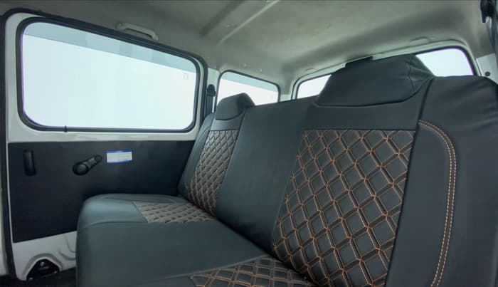 2020 Maruti Eeco 5 STR WITH A/C+HTR, Petrol, Manual, 33,114 km, Right Side Rear Door Cabin