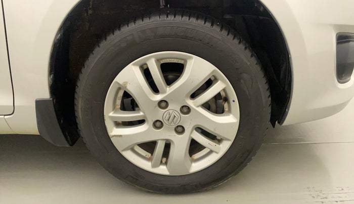 2014 Maruti Swift Dzire ZDI, Diesel, Manual, 1,13,423 km, Right Front Wheel