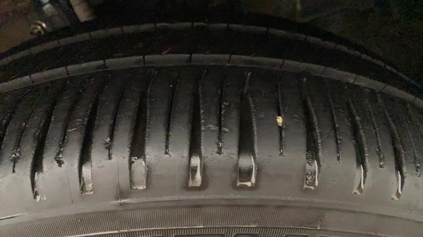 2014 Maruti Swift Dzire ZDI, Diesel, Manual, 1,13,423 km, Right Front Tyre Tread