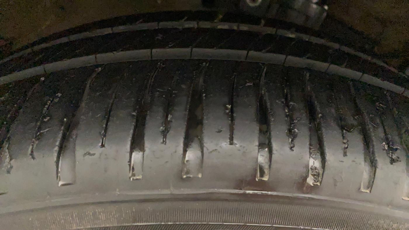 2014 Maruti Swift Dzire ZDI, Diesel, Manual, 1,13,423 km, Left Front Tyre Tread