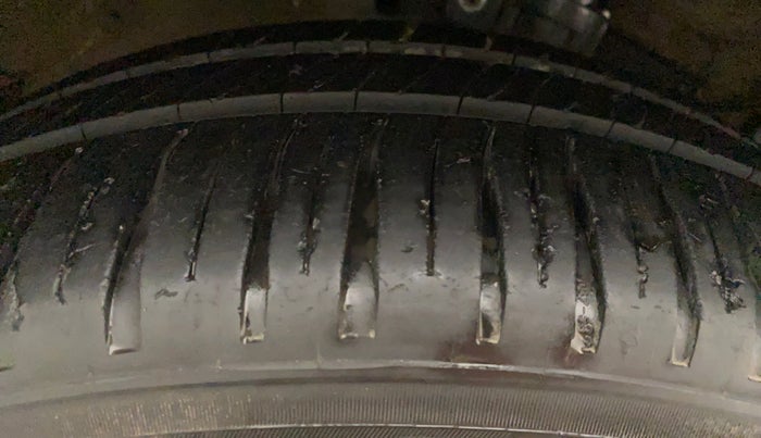 2014 Maruti Swift Dzire ZDI, Diesel, Manual, 1,13,423 km, Left Front Tyre Tread