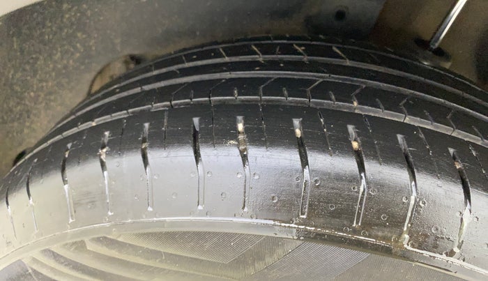 2016 Hyundai Creta SX PLUS 1.6 PETROL, Petrol, Manual, 37,019 km, Left Rear Tyre Tread