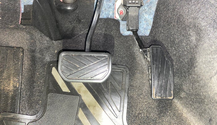 2025 Maruti Swift ZXi AMT, Petrol, Automatic, 10,229 km, Pedals