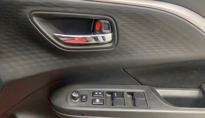 2025 Maruti Swift ZXi AMT, Petrol, Automatic, 10,229 km, Driver Side Door Panels Control