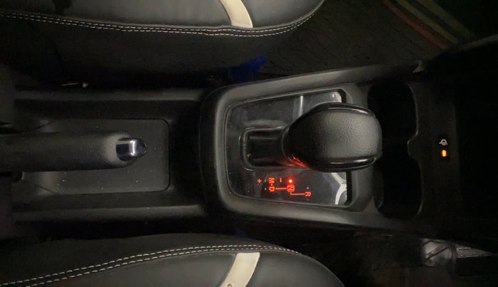 2025 Maruti Swift ZXi AMT, Petrol, Automatic, 10,229 km, Gear Lever