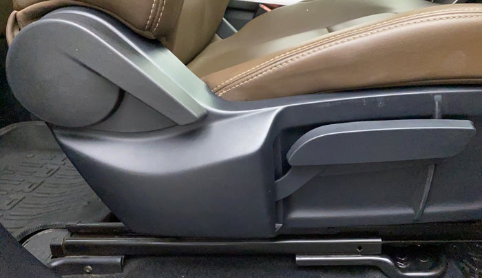 2019 Tata Harrier XZ 2.0L Kryotec, Diesel, Manual, 50,034 km, Driver Side Adjustment Panel